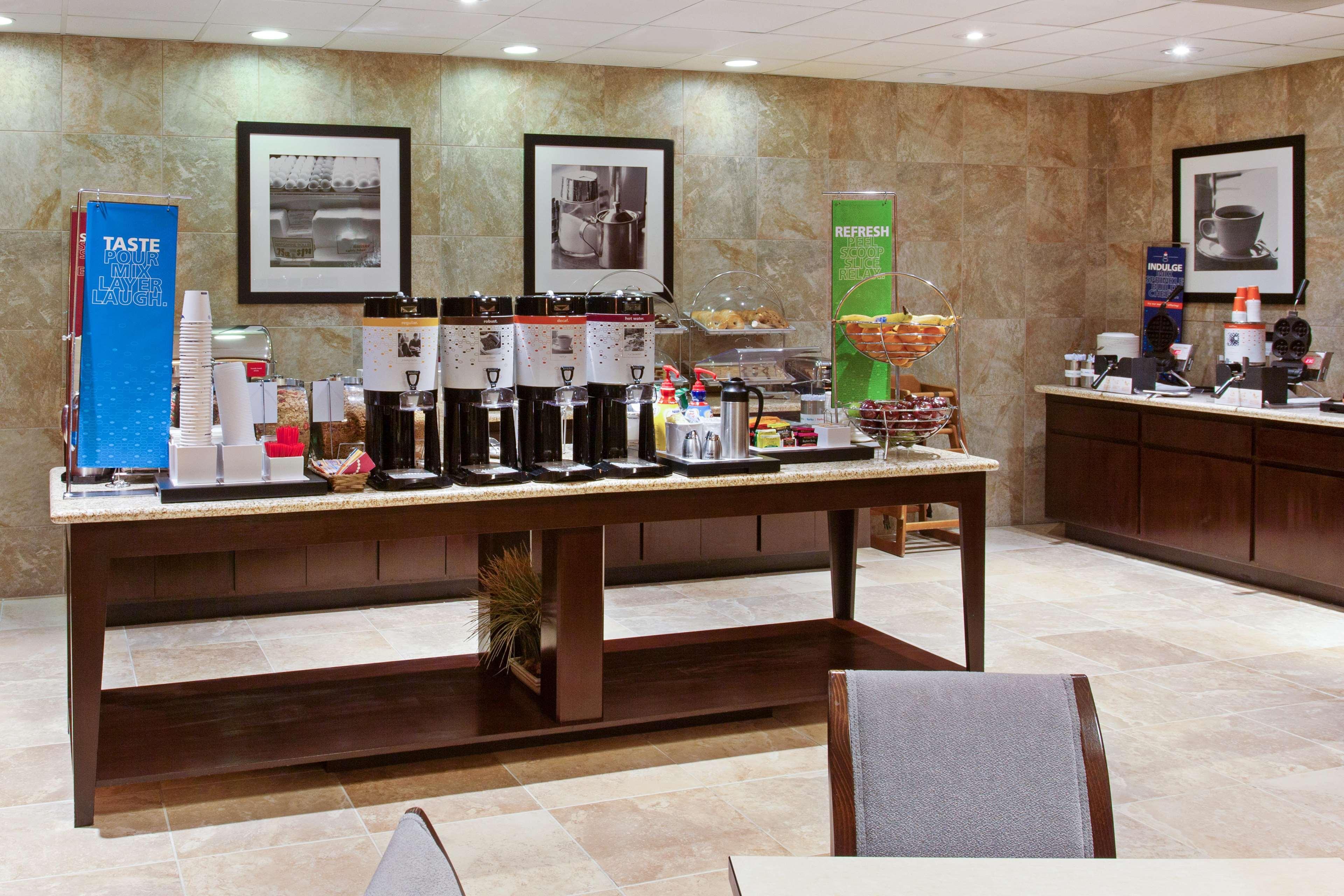 Hampton Inn & Suites Roseville Buitenkant foto